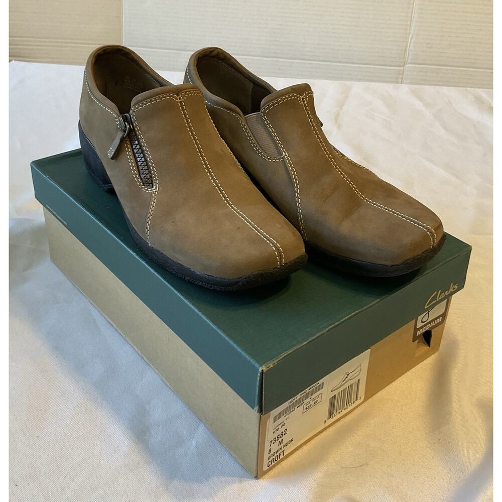 Clark’s Women 8M Croft Toad Casual Shoe‎ Light Brown Leather Suede Side Zip